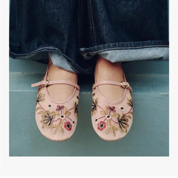 Embroidered Floral Mesh Ballet Flats - Picture 6 of 7